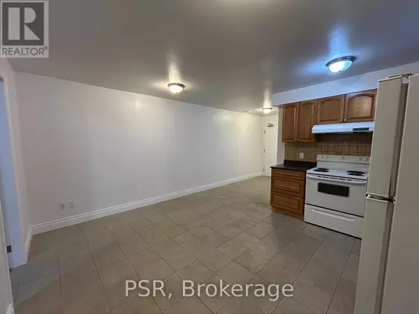 Toronto (oakwood Village), ON M6E3K9,349 Northcliffe BLVD #6