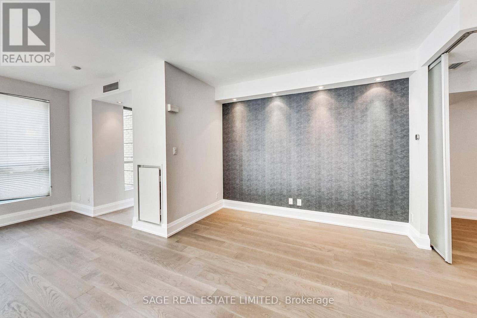 Toronto (kensington-chinatown), ON M5T3L8,25 Soho ST #TH 13
