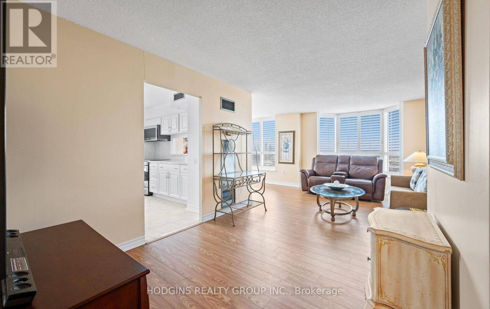 Toronto (thorncliffe Park), ON M4H1P2,21 Overlea BLVD #1904