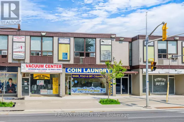 Toronto (bedford Park-nortown), ON M6A2A9,3201 BATHURST STREET