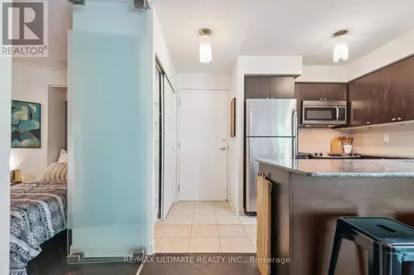 Toronto (clanton Park), ON M3H0A7,525 Wilson AVE #240