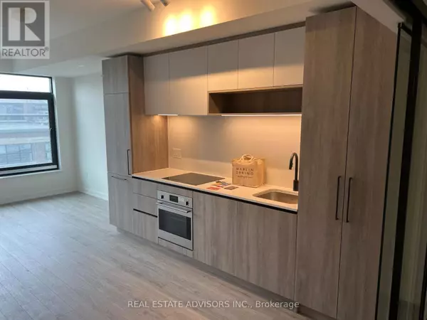 Toronto (dufferin Grove), ON M6R2B2,181 Sterling RD #310