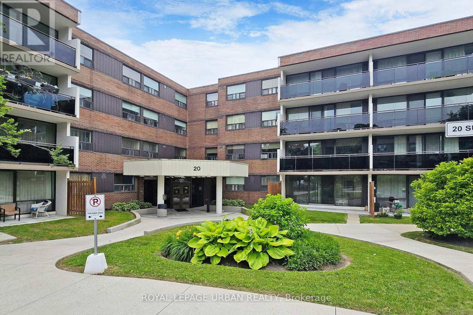 Toronto (victoria Village), ON M4A2R2,20 Sunrise AVE #102