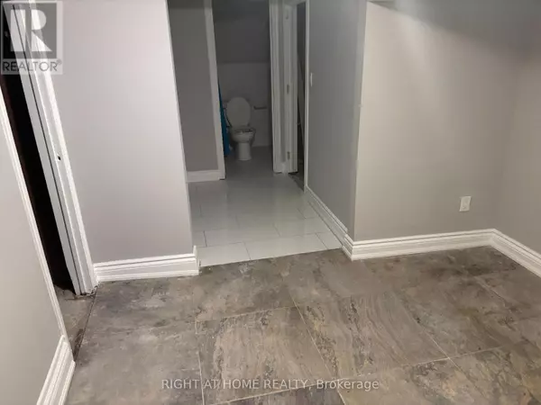 Toronto (oakwood Village), ON M6E2W9,507 OAKWOOD AVENUE