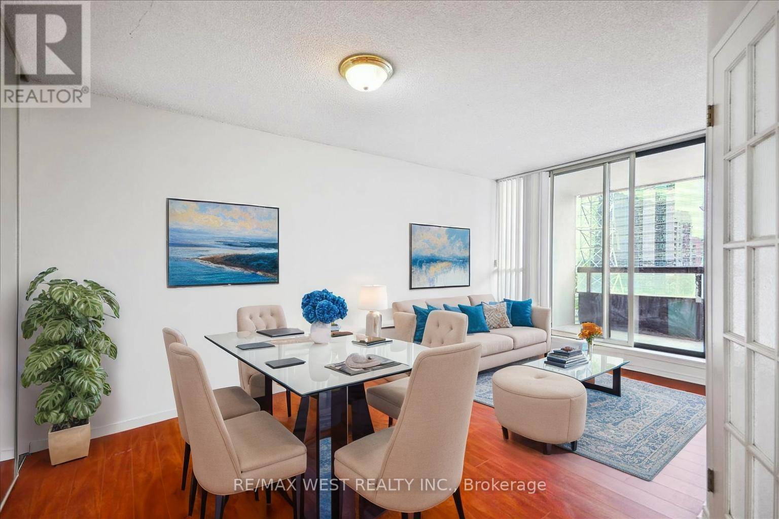 Toronto (newtonbrook East), ON M2M4J4,7 Bishop AVE #713