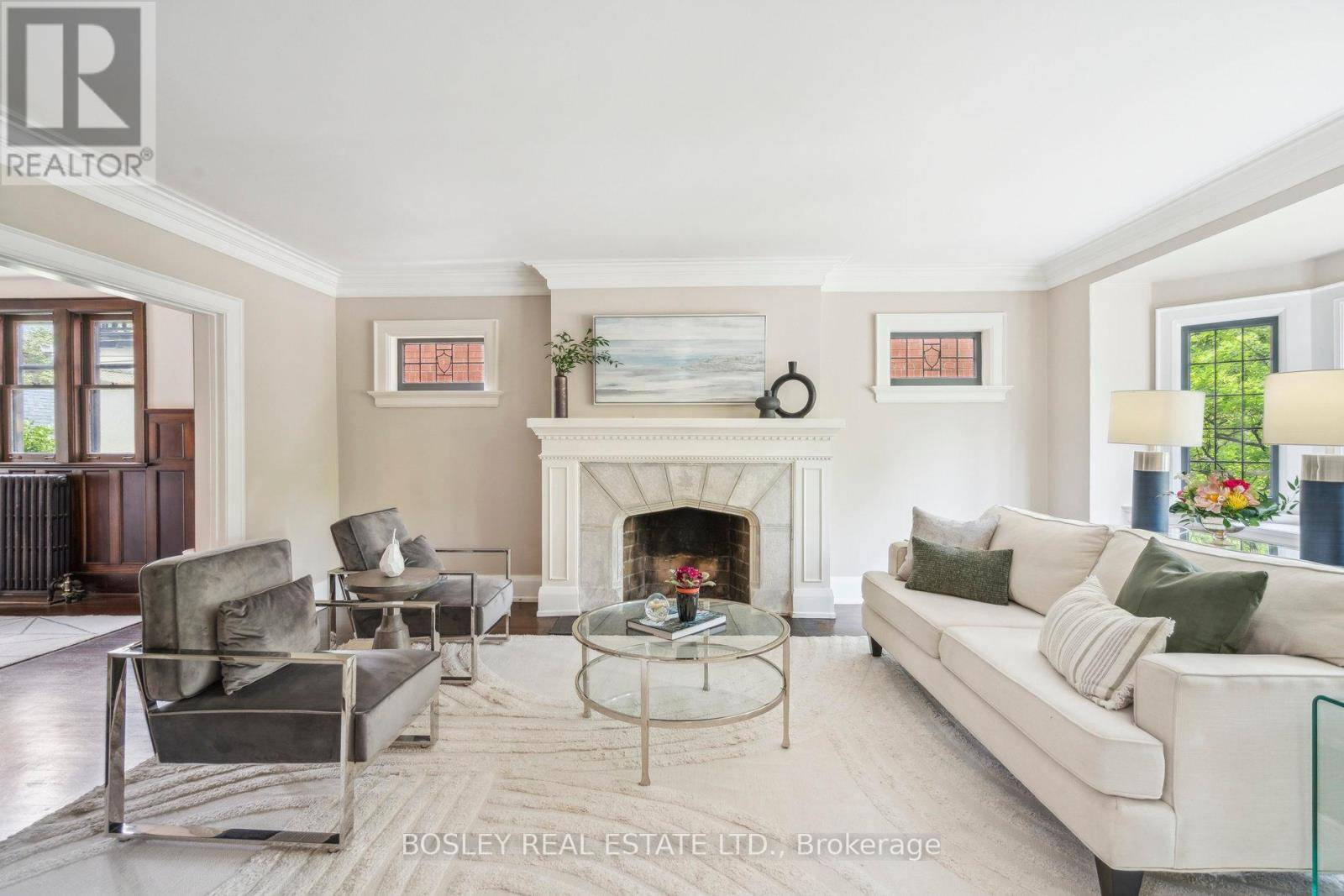 Toronto (rosedale-moore Park), ON M4W2C2,294 DOUGLAS DRIVE