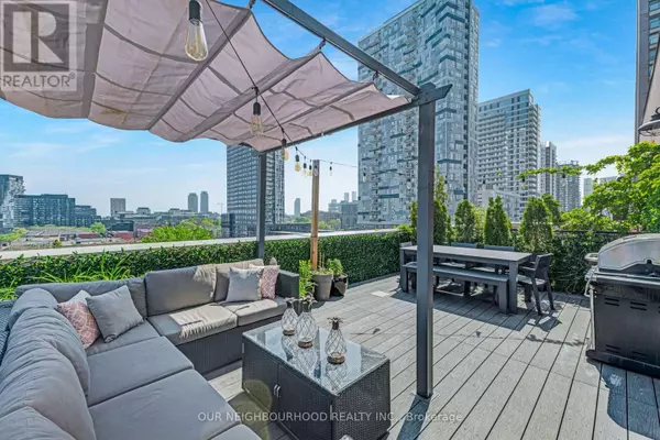 736 Dundas ST East #PH2, Toronto (regent Park), ON M5A2C5