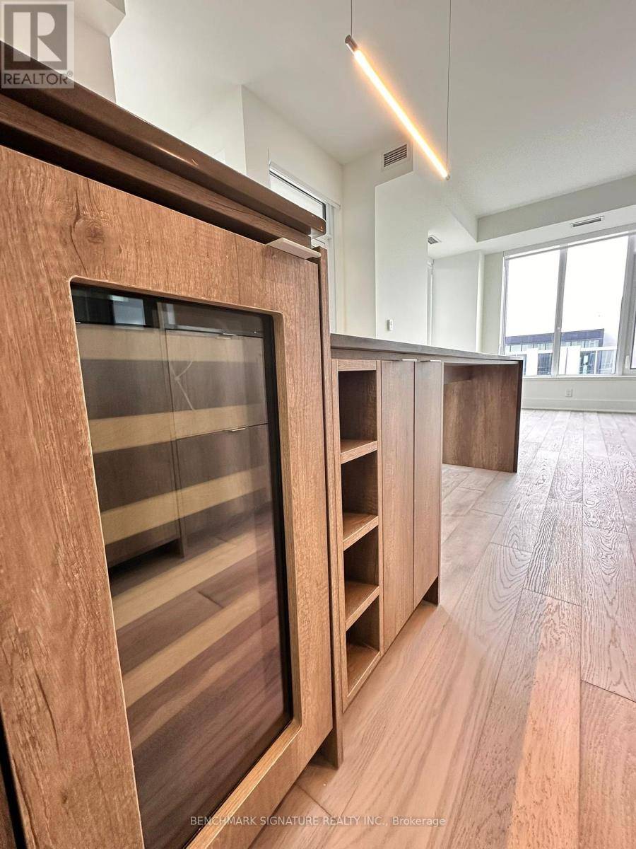 Toronto (annex), ON M4W0B7,11 Yorkville AVE #5504