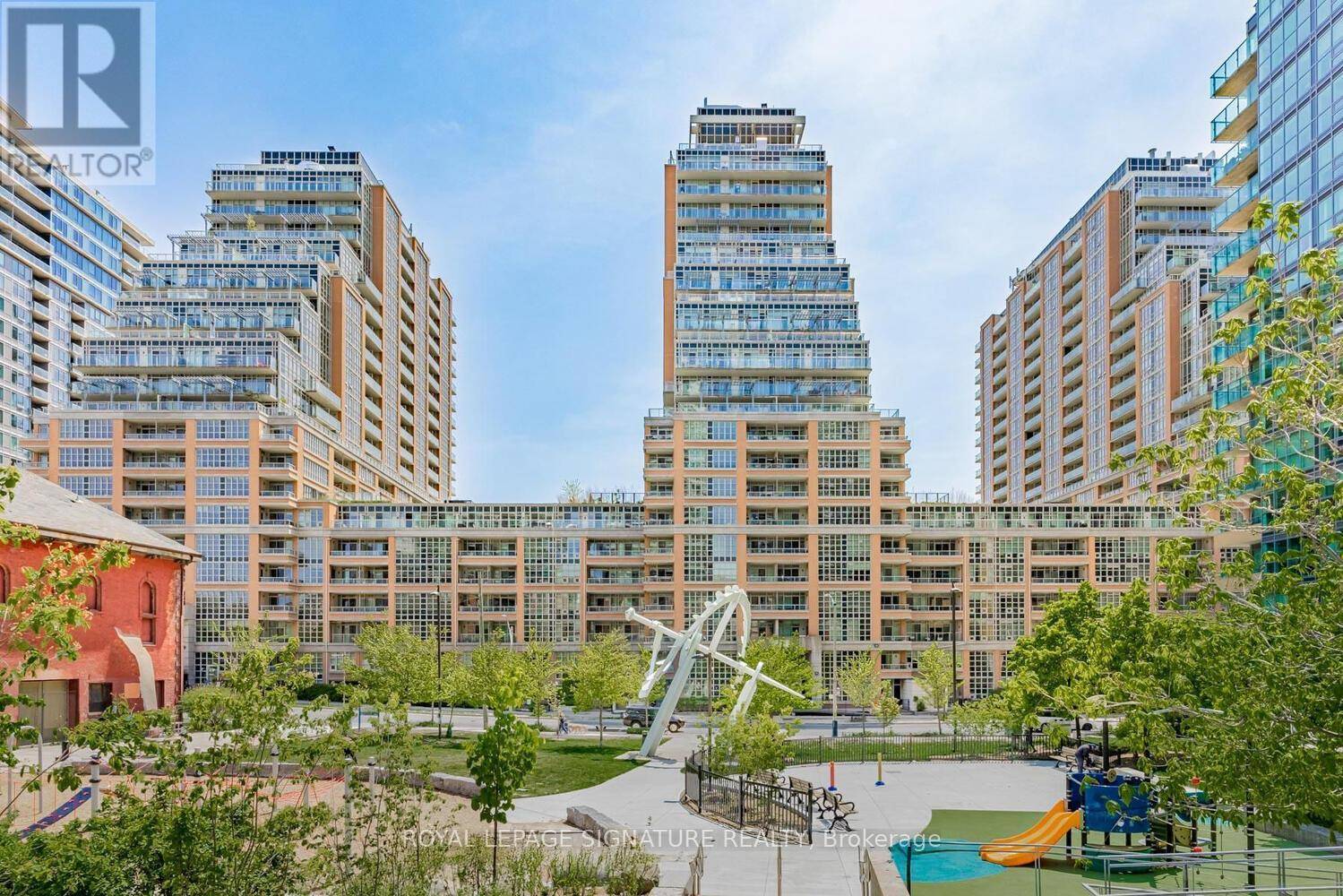 Toronto (niagara), ON M6K3R3,75 East Liberty ST #819