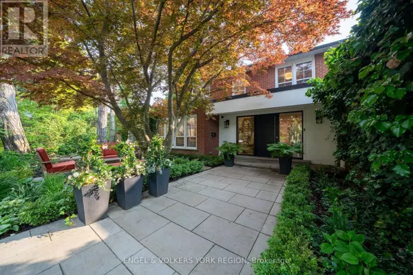 Toronto (st. Andrew-windfields), ON M5L2N5,15 SILVERGROVE ROAD