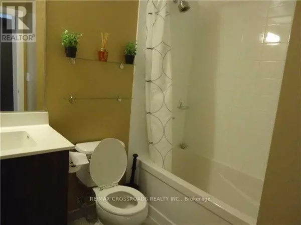 Toronto (bayview Village), ON M2K0B9,17 Kenaston GDNS #414