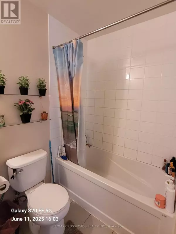 Toronto (bayview Village), ON M2K0B9,17 Kenaston GDNS #414