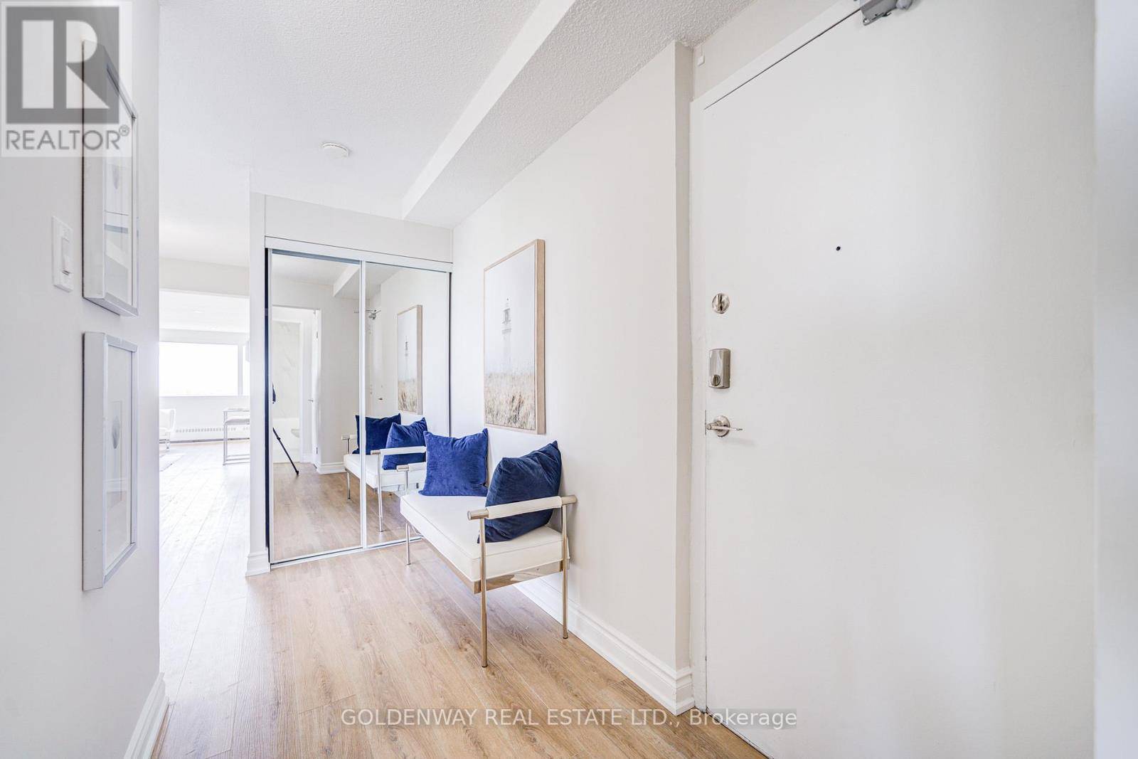 Toronto (flemingdon Park), ON M3C2Z1,100 Leeward Glenway #1103