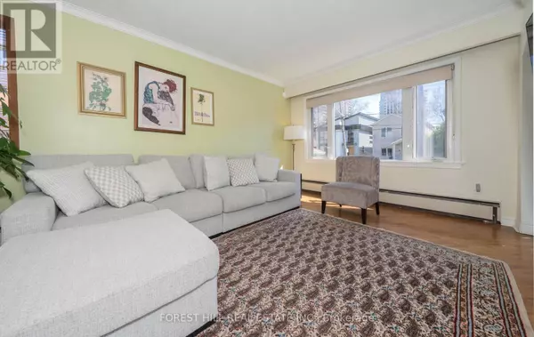 Toronto (willowdale East), ON M2N2V2,92 AVONDALE AVENUE