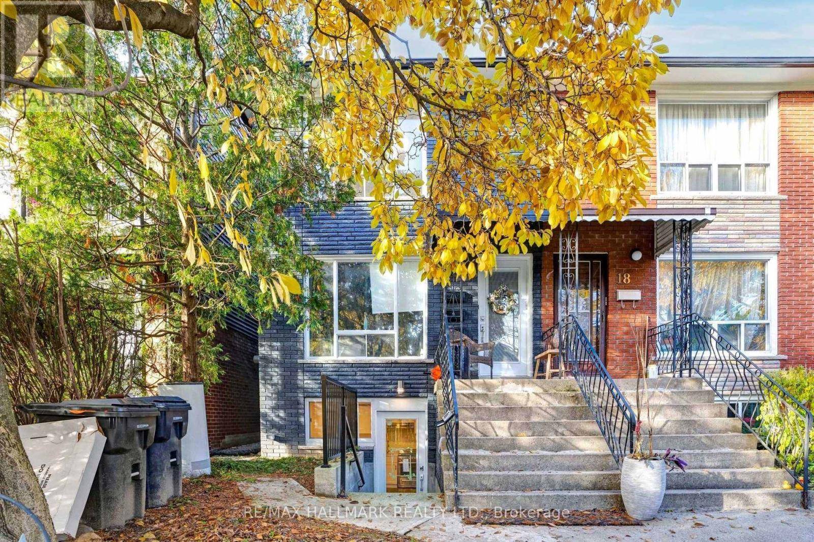 Toronto (wychwood), ON M6G2E8,20 Alcina AVE #2