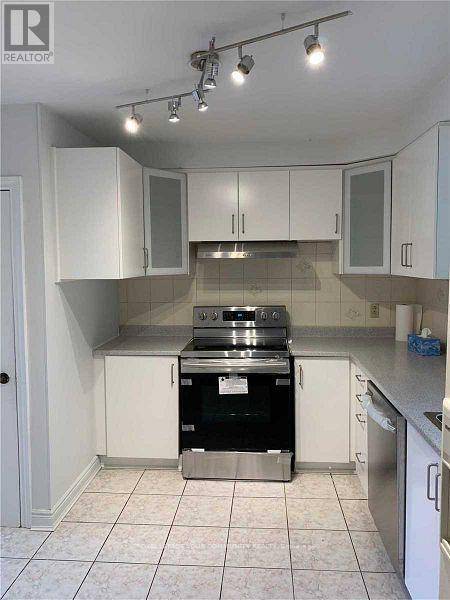 Toronto (willowdale West), ON M2N2P8,20 ABBOTSFORD ROAD