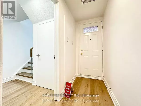 Toronto (bayview Woods-steeles), ON M2H1N8,55 James Gray DR #Lower