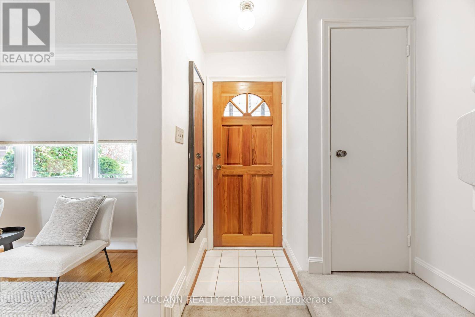 Toronto (lawrence Park South), ON M5N1J9,407 ROSELAWN AVENUE
