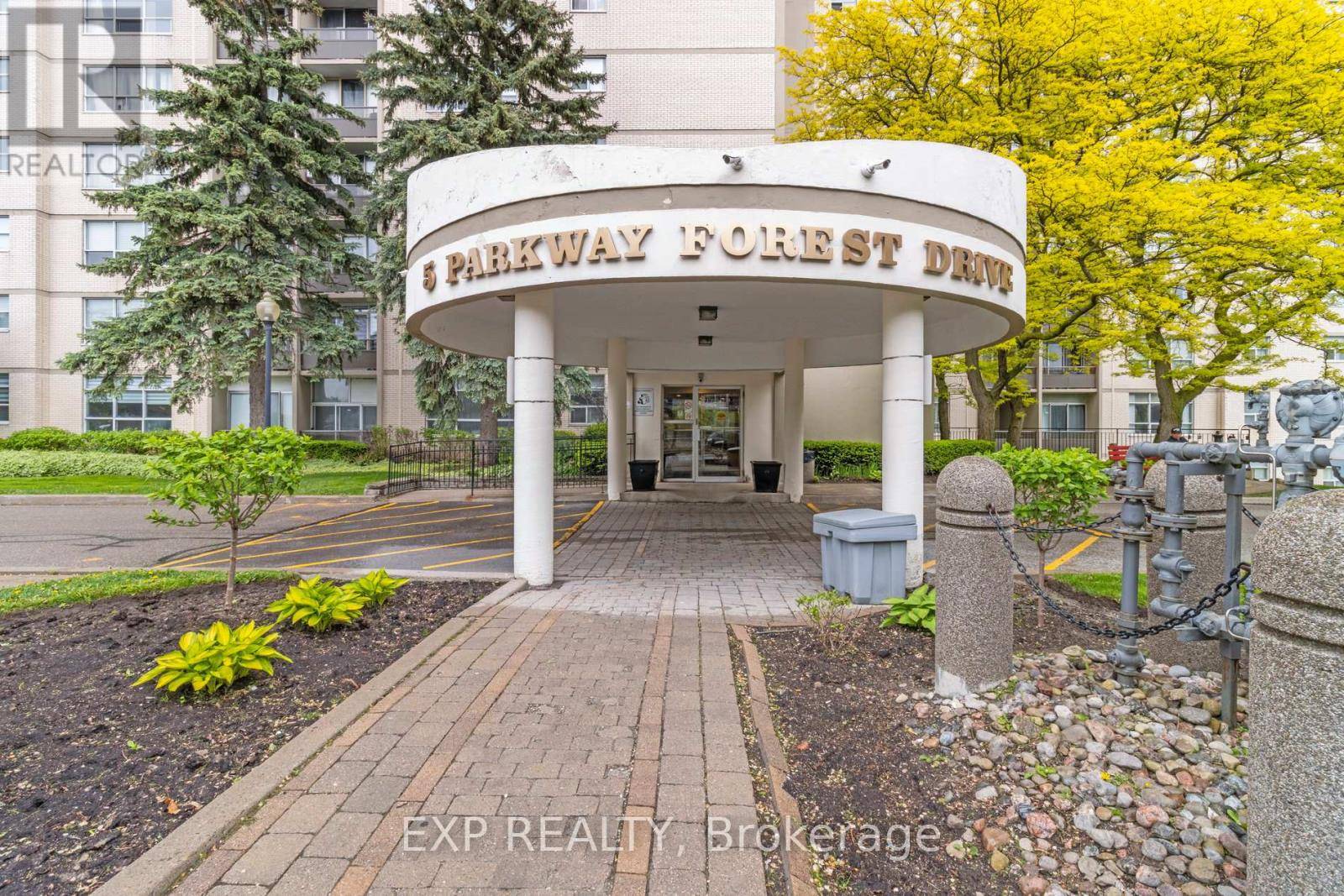 Toronto (henry Farm), ON M2J1L2,5 Parkway Forest DR #1101