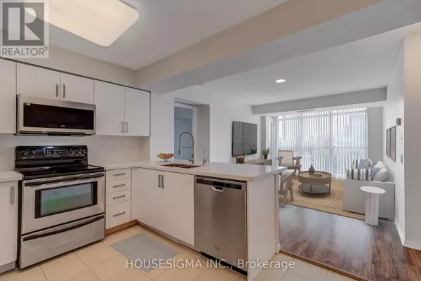 Toronto (willowdale East), ON M2N7B5,28 Harrison Garden BLVD #901