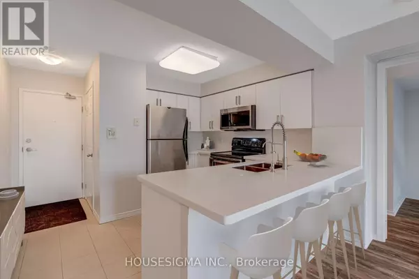 Toronto (willowdale East), ON M2N7B5,28 Harrison Garden BLVD #901