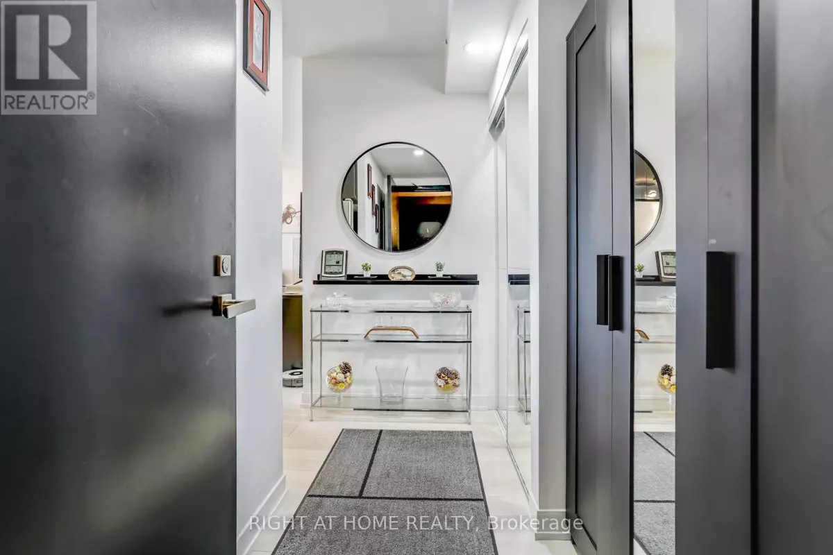 Toronto (clanton Park), ON M3H0C8,31 Tippett RD #402