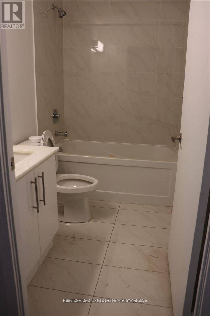 Toronto (yonge-eglinton), ON M4R1B9,58 Orchard View BLVD #413
