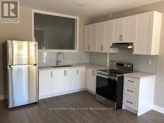 Toronto (oakwood Village), ON M6E2Y4,647 Vaughan RD #A1