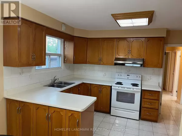 Toronto (hillcrest Village), ON M2H2N1,56 Mentor BLVD #Main