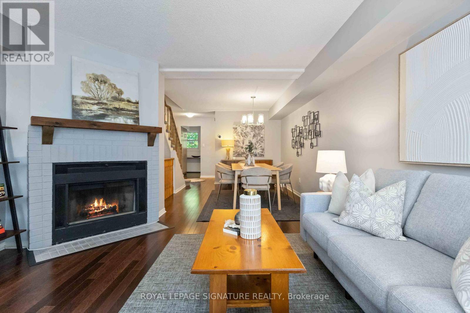 Toronto (niagara), ON M6J3T7,36B MASSEY STREET