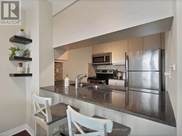 Toronto (henry Farm), ON M2J0B3,2015 Sheppard AVE East #2002