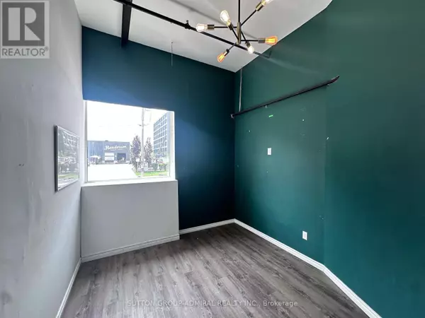 Toronto (dufferin Grove), ON M6R2B2,151 Sterling RD #Studio 6