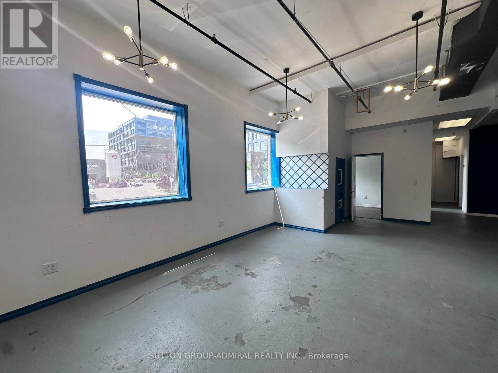Toronto (dufferin Grove), ON M6R2B2,151 Sterling RD #Studio 6