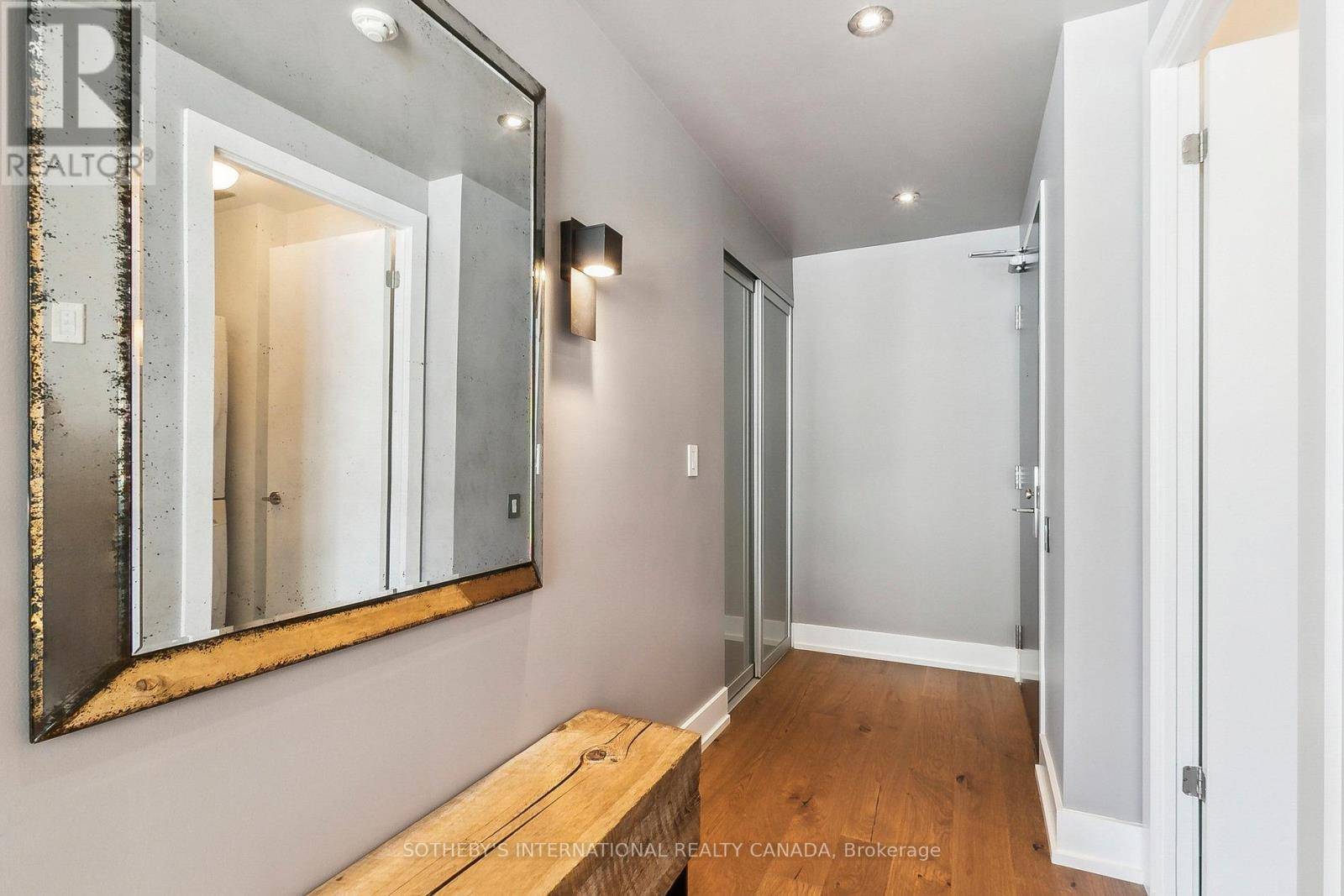 Toronto (waterfront Communities), ON M5V0H6,650 King ST West #613