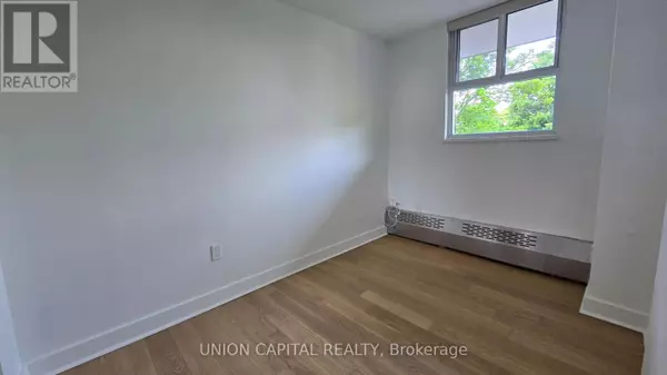 Toronto (regent Park), ON M5A2E2,230 Oak ST #309