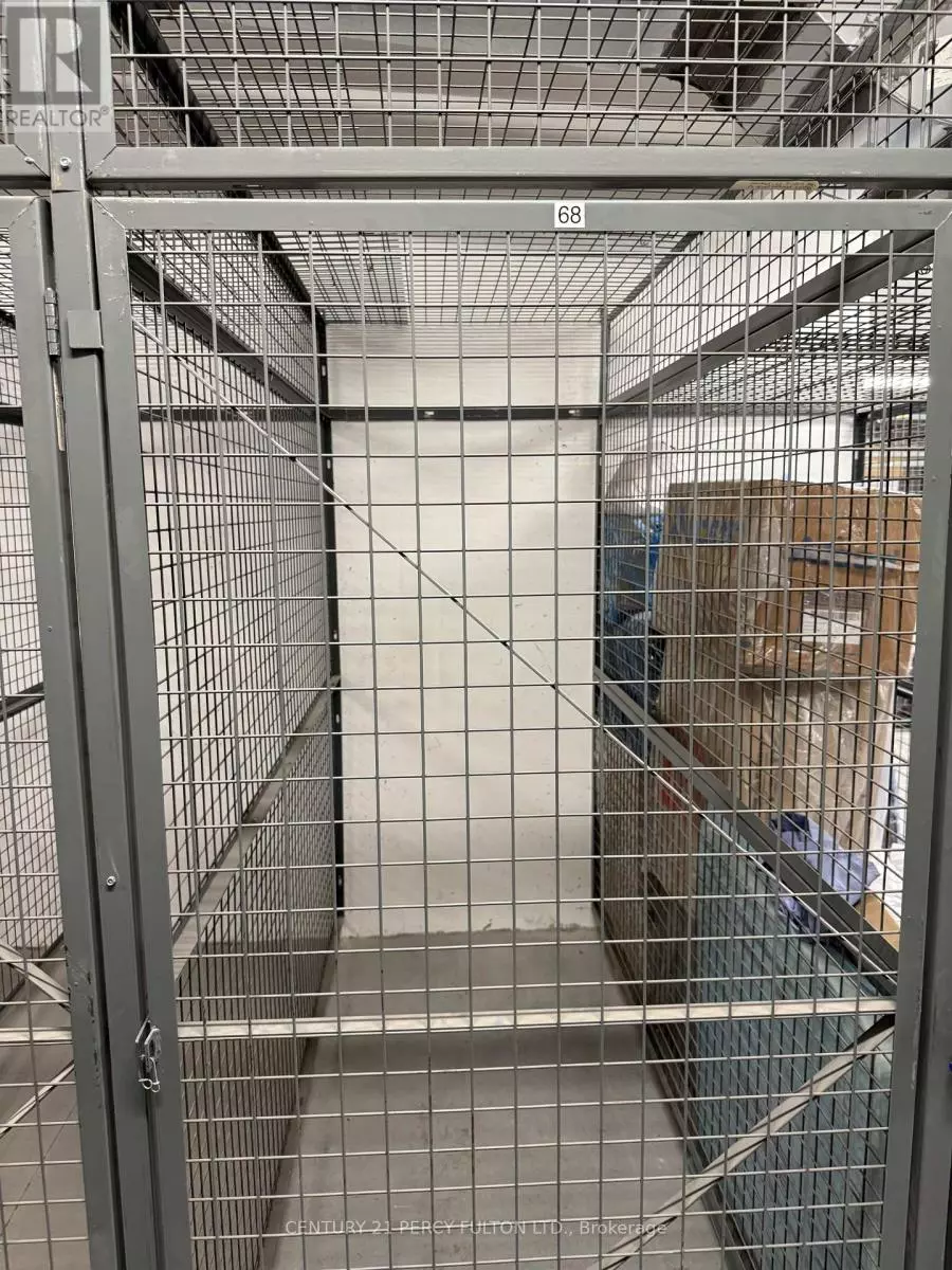 Toronto (mount Pleasant West), ON M4S0B8,2221 Yonge ST #C68 Locker