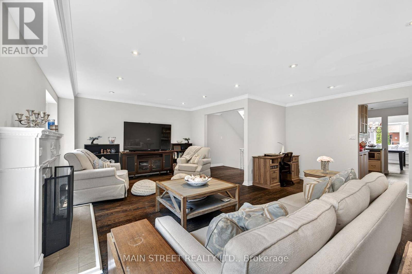 Toronto (mount Pleasant East), ON M4S1B4,737 MERTON STREET