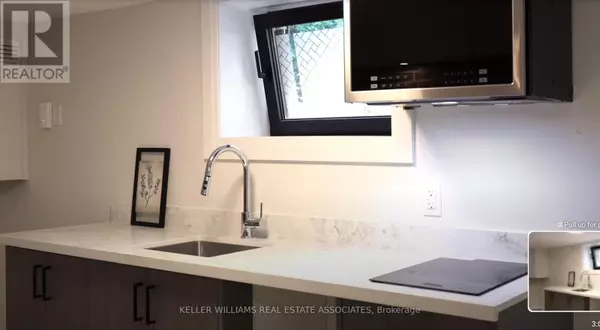 Toronto (rosedale-moore Park), ON M4T1T9,27 Glen Elm AVE #5