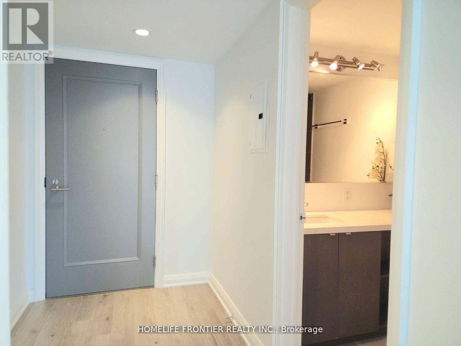 Toronto (annex), ON M5R1C4,155 Yorkville AVE #1204