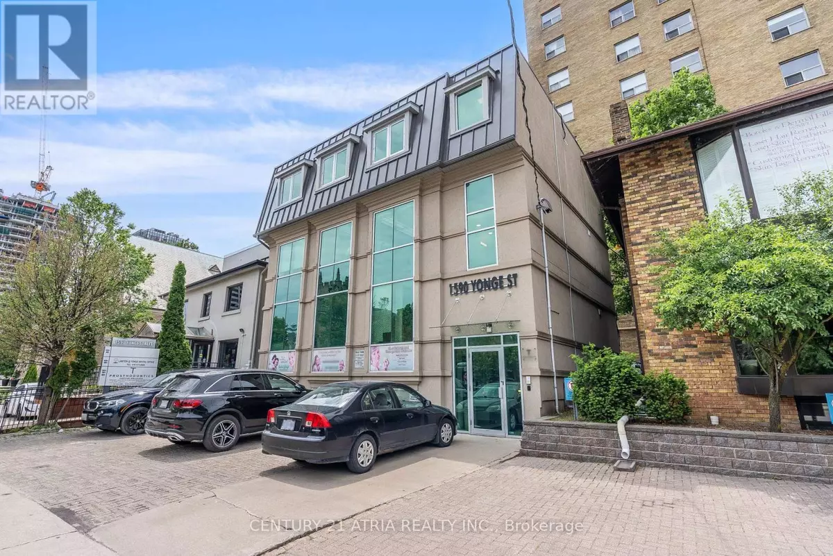 Toronto (yonge-st. Clair), ON M4T1Z8,1590 Yonge ST #101