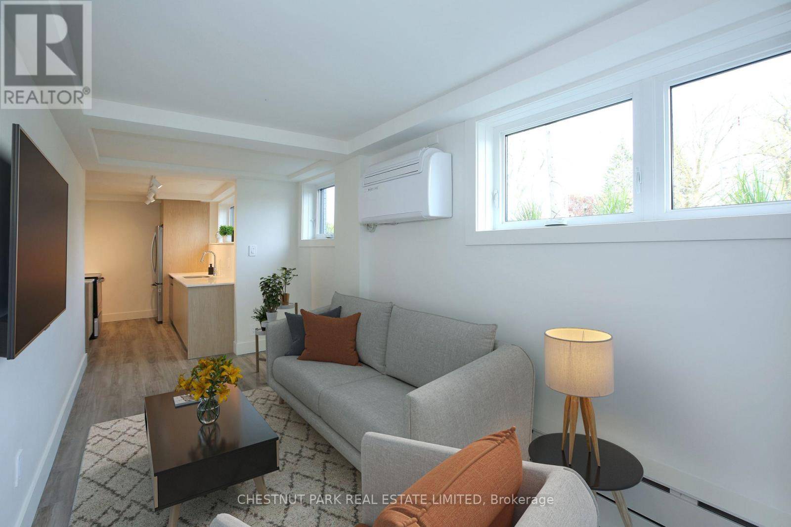 Toronto (lawrence Park South), ON M5N2H7,1492 Avenue RD #1