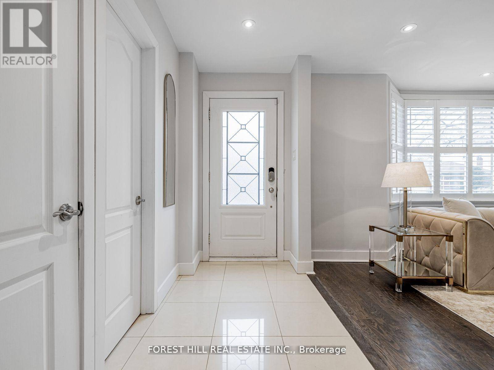 Toronto (willowdale East), ON M2N3L3,381 HOLLYWOOD AVENUE