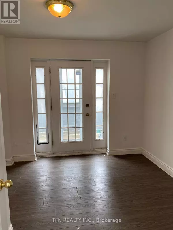 Toronto (regent Park), ON M5A1T1,384 QUEEN STREET E