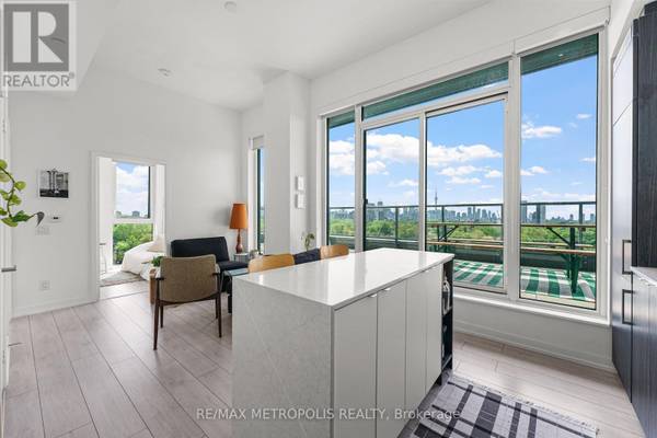 500 Dupont ST #815, Toronto (annex), ON M6G0B8