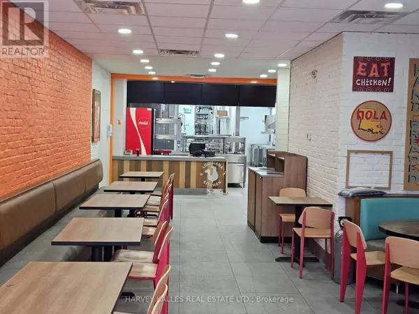 Toronto (humewood-cedarvale), ON M6C2C3,947 EGLINTON AVENUE W