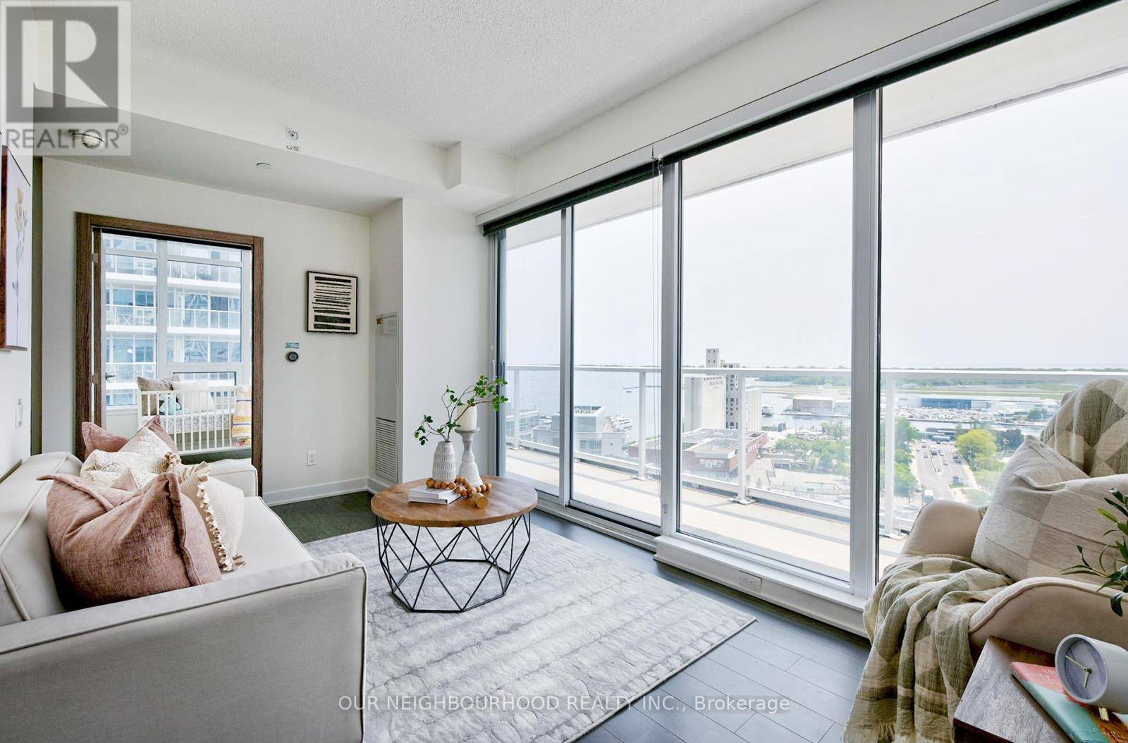 Toronto (waterfront Communities), ON M5V0N2,19 Bathurst ST #2111