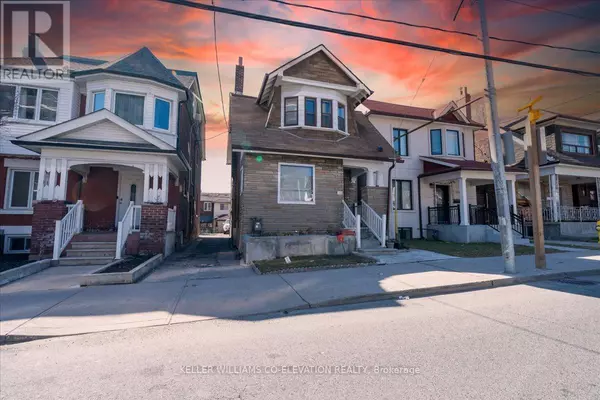 Toronto (oakwood Village), ON M6E2T9,172 OAKWOOD AVENUE