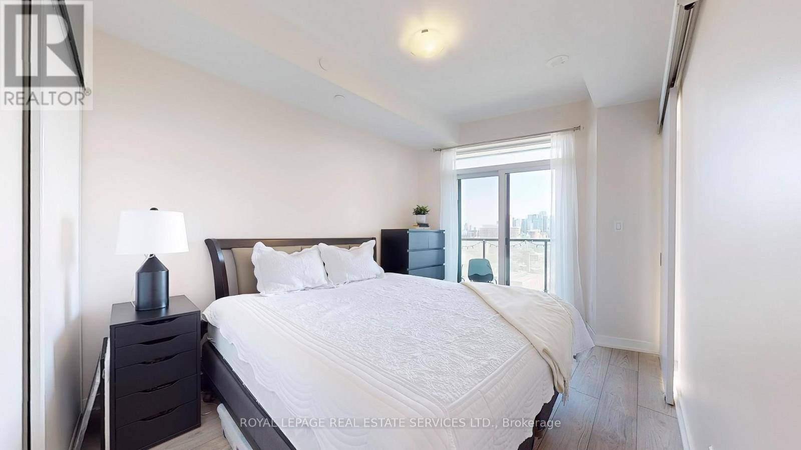 Toronto (niagara), ON M6K0C8,30 Ordnance ST #1510