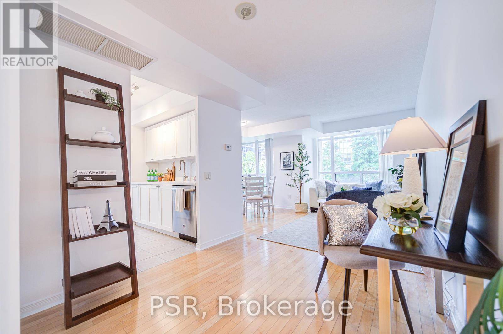 Toronto (lansing-westgate), ON M2N7C6,155 Beecroft RD #211