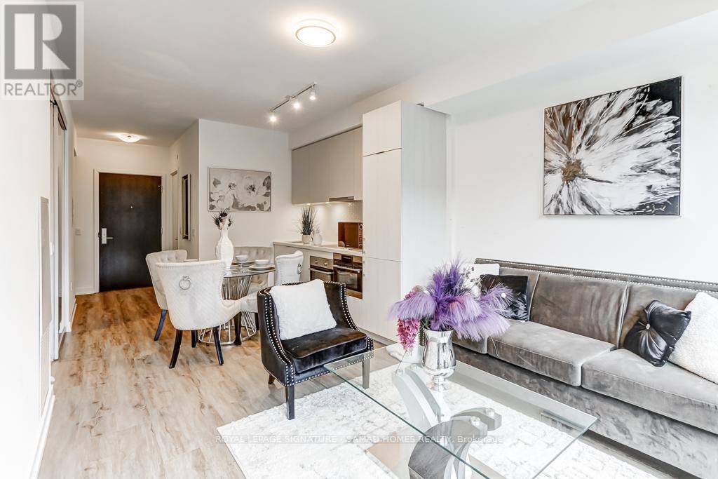 Toronto (moss Park), ON M5A0K9,158 Front ST East #223